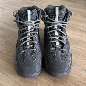 Yeezy Suede Desert Boot Season 6 Graphite